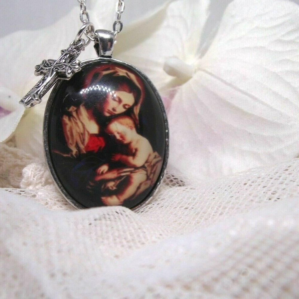 Mary Jesus Nativity Cross Rosary Necklace Pendant - Picture 3 of 8